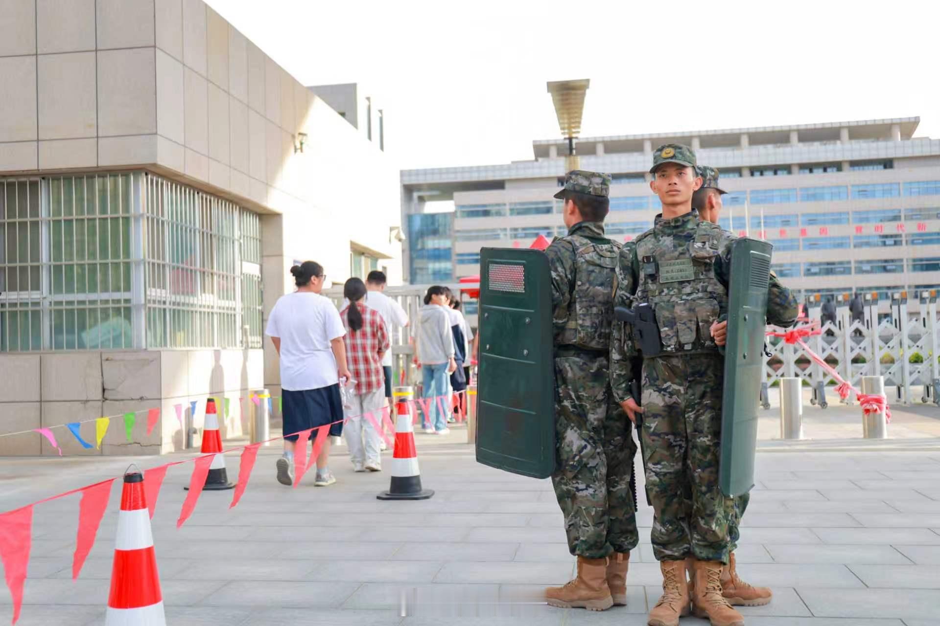 【高考护航已就位！】2026高考第1天，各地武警官兵奔赴各考点执行安保执勤任务，