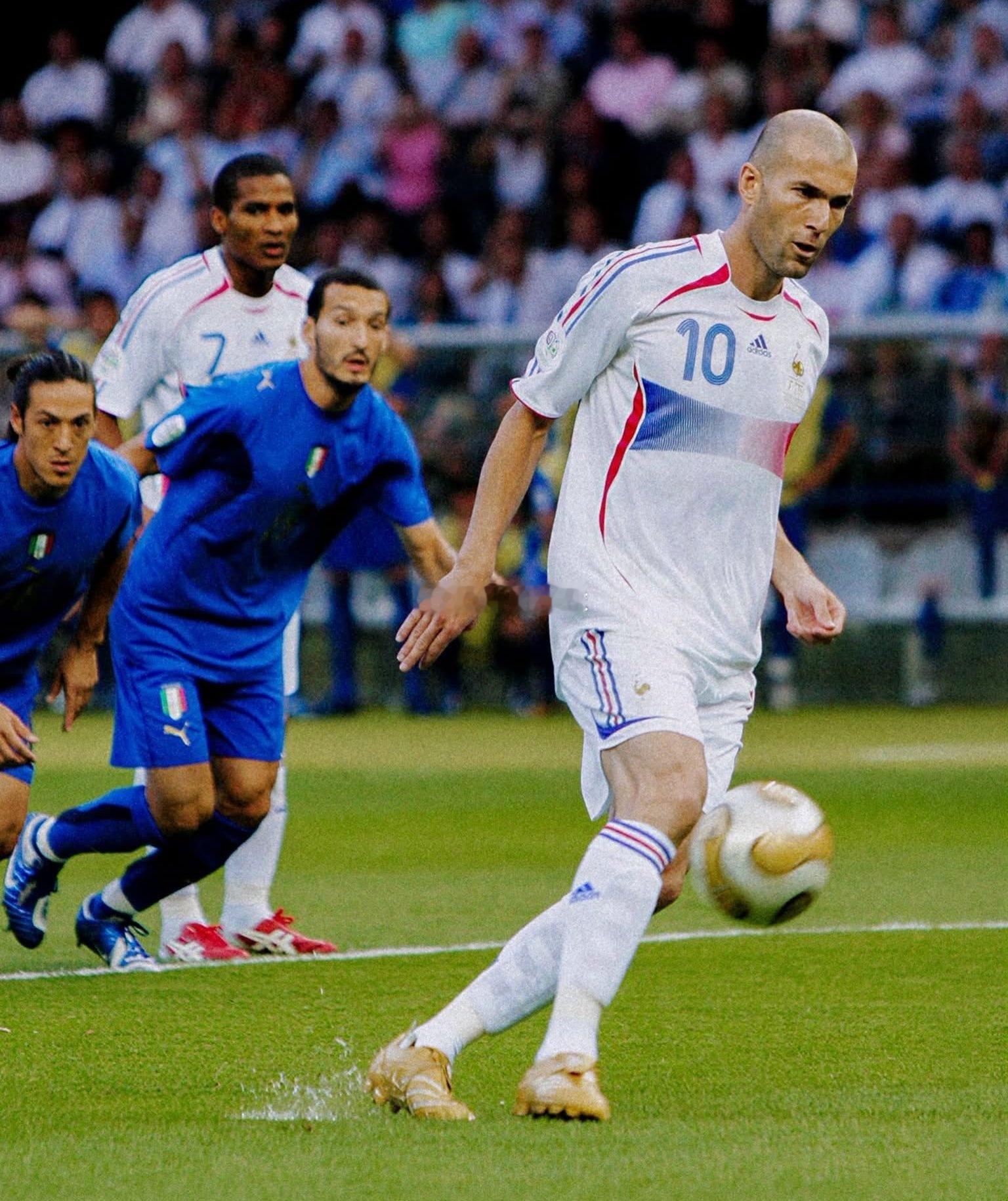 Zinedine Zidane. 🥶⚽️🔥 足球
