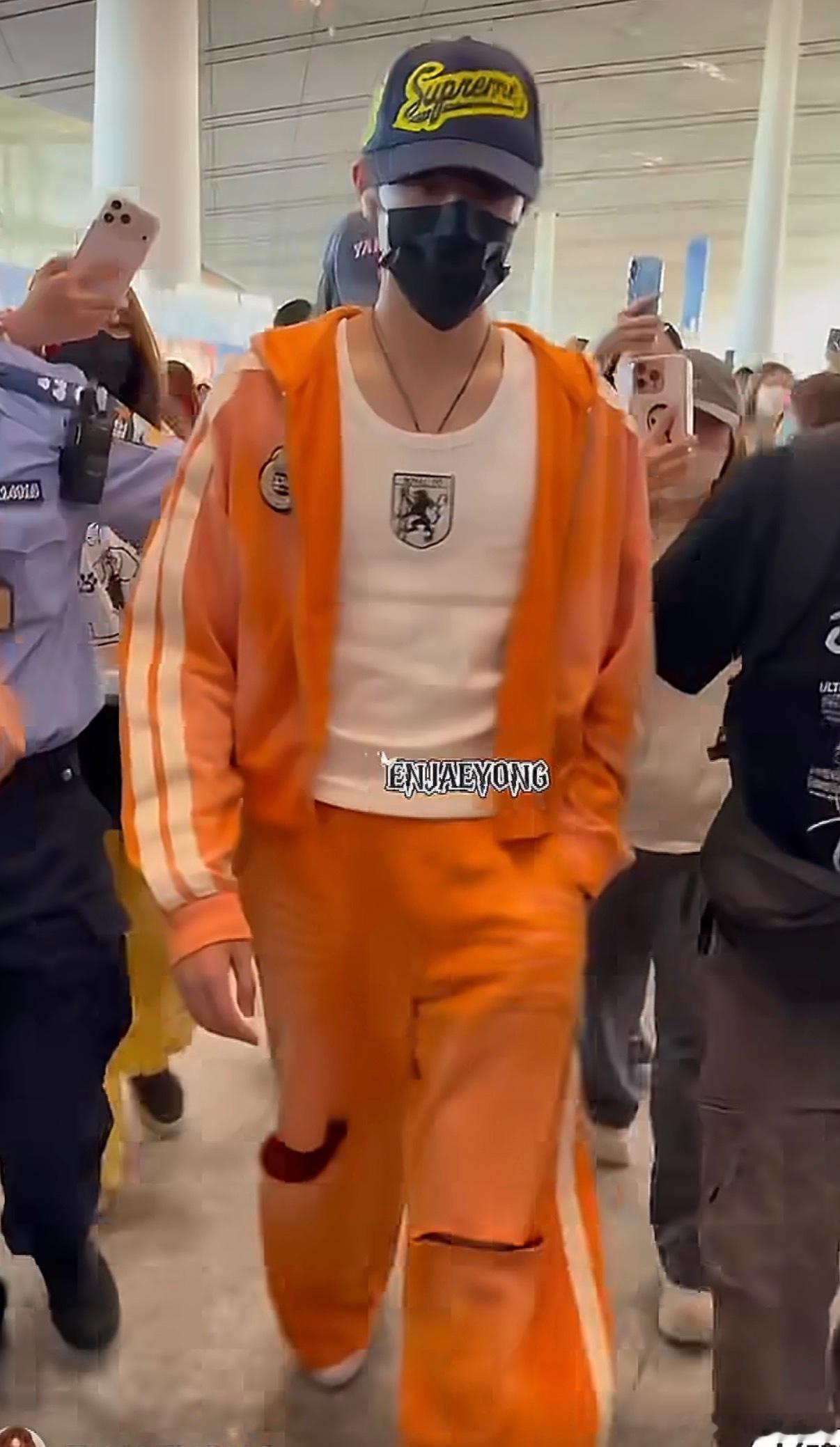 这么搞笑的穿搭咋没人通知我哈哈哈哈哈哈哈哈哈哈哈哈哈哈哈哈哈哈哈膘肥体壮 