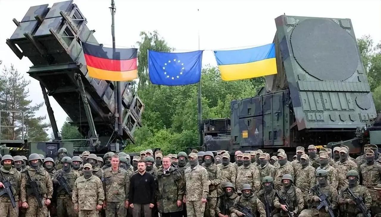 快讯！
欧洲突然宣布了。
近期，欧洲多国对外放话，计划向乌克兰派出最多一万五千人