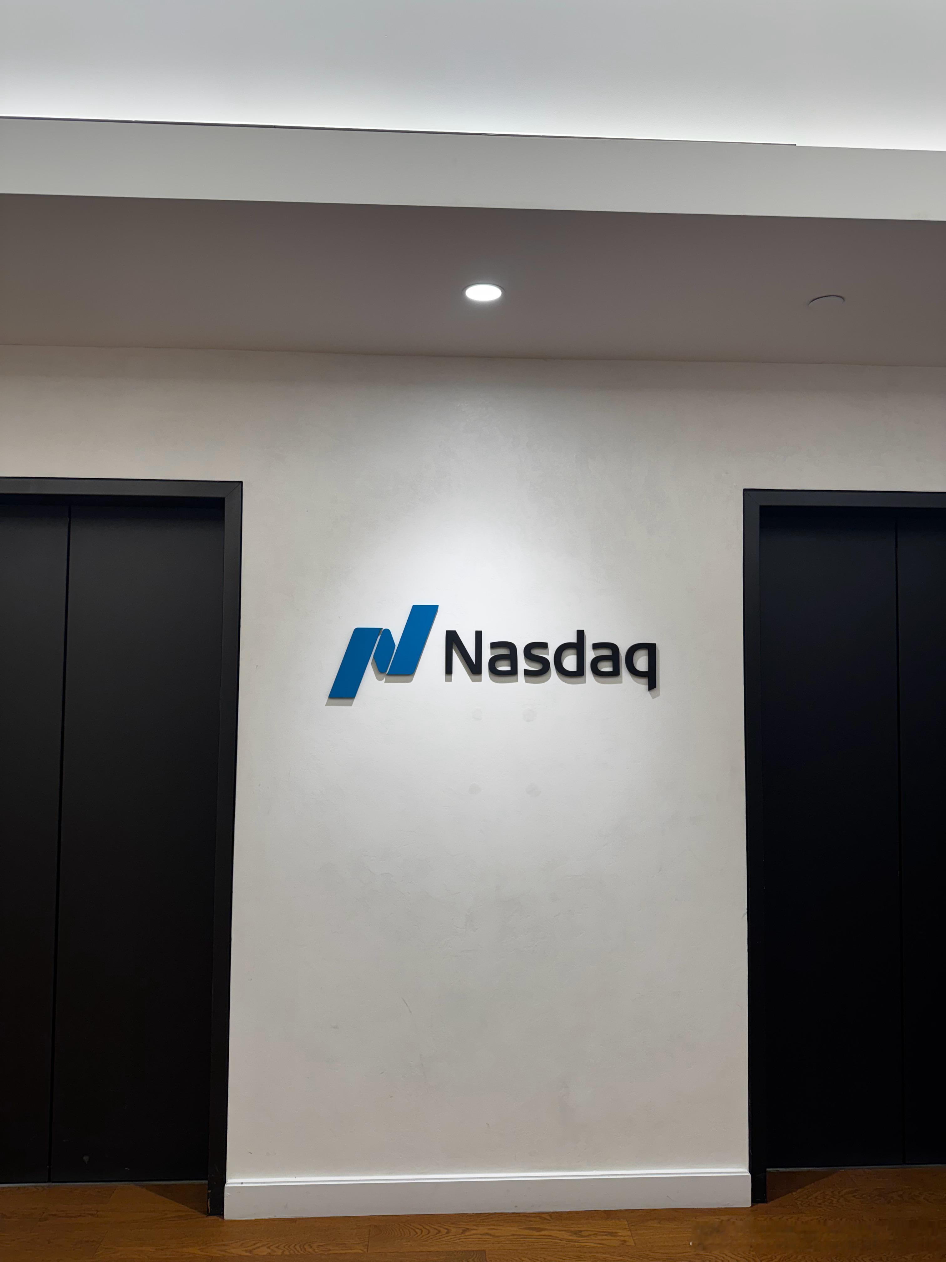 美股太强大了，纳斯达克指数连涨11个交易日，一口气两位数回报，很快就要再创历史新