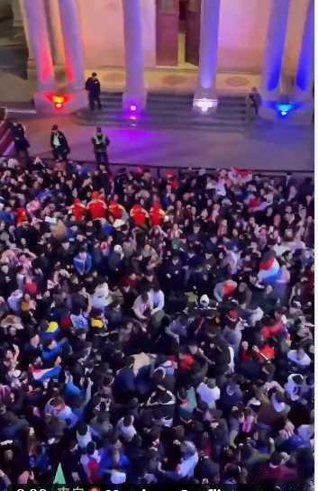 世界杯 巴拉圭总统宣布全国放假一天，庆祝巴拉圭国家队把德意志战车送回家。 