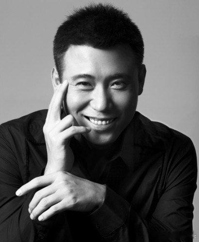 李乃文给陈哲远当助理大哥小助理看路透真的被李乃文圈粉，乃文叔忙前忙后，做起助理来