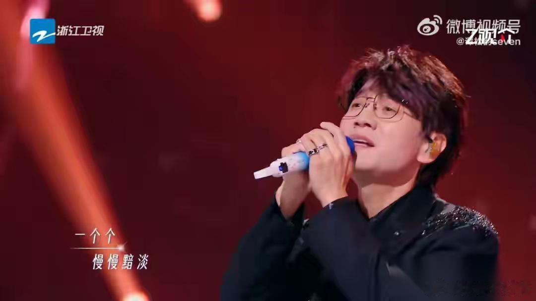 毫不夸张的说，王铮亮和谭松韵演唱的《小半》从昨晚到今天在我耳边已经循环了几十遍了
