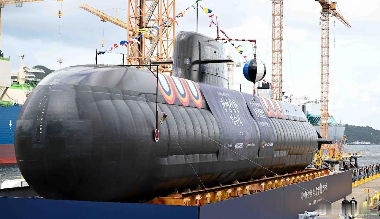 韩国国家安保室长魏圣洛11月6日表示，韩国将推进在本土建造核动力潜艇的方案
魏圣