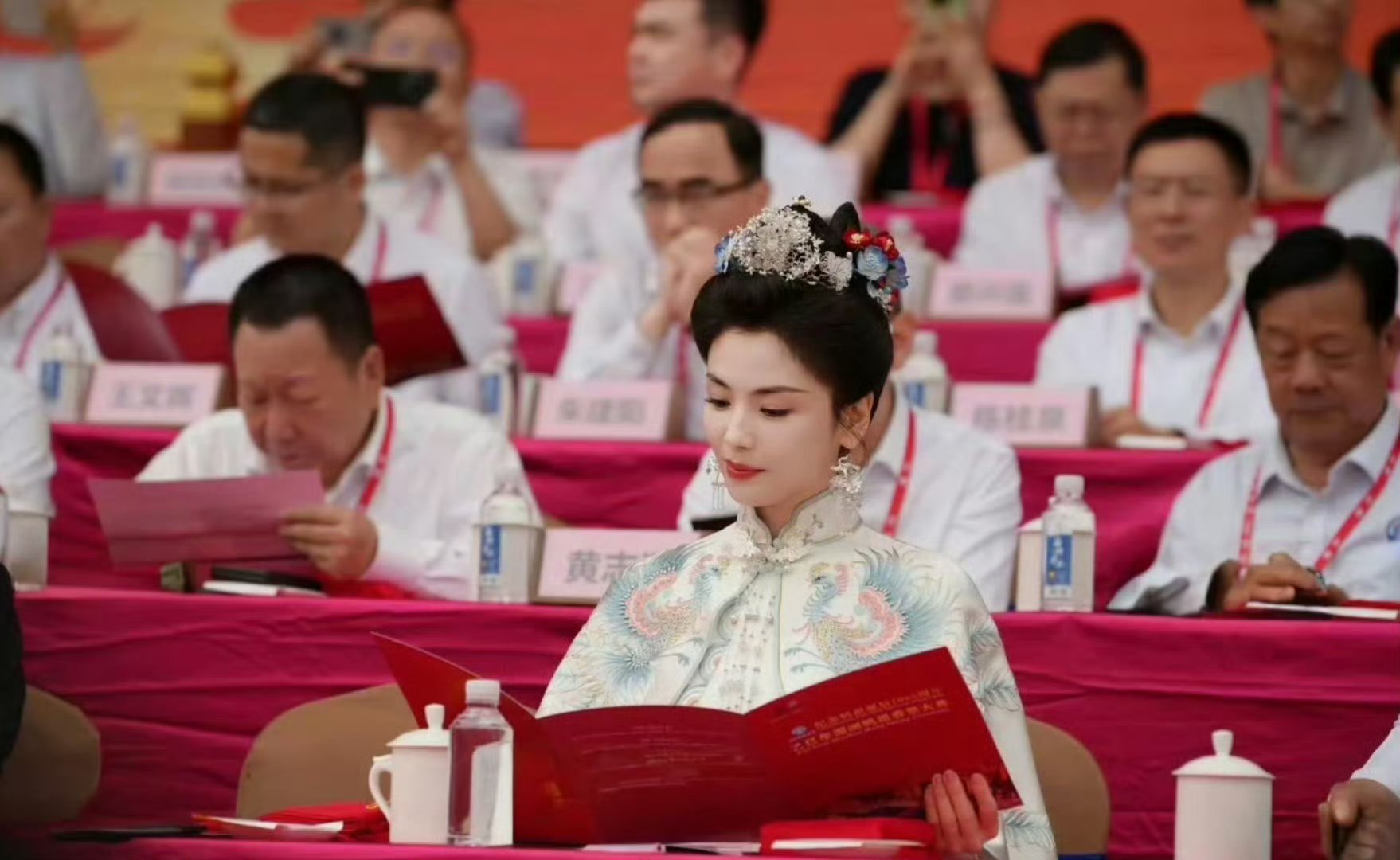 昨天刘涛的微指12亿，太🐮了，爆炸出圈 ​​​