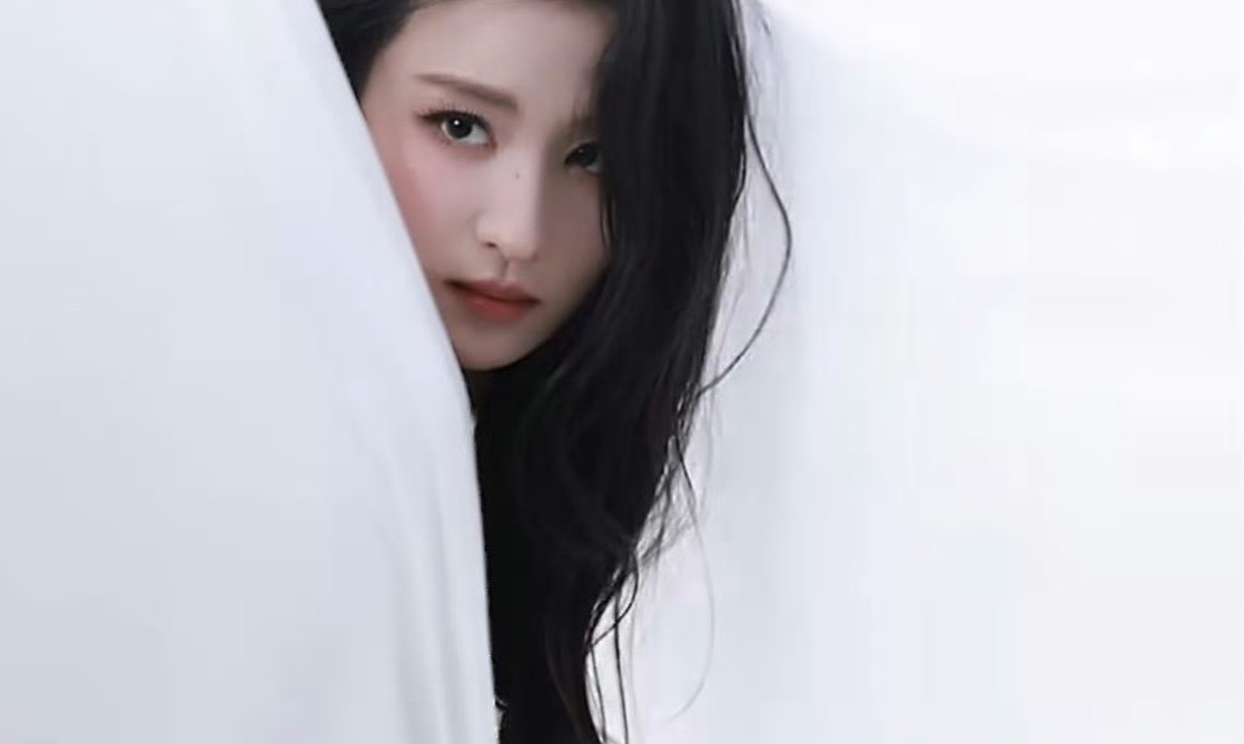 王楚然金色梦境VOGUE大片王楚然真的太美了～这才是高级感啊啊，怎么拍都好看，时