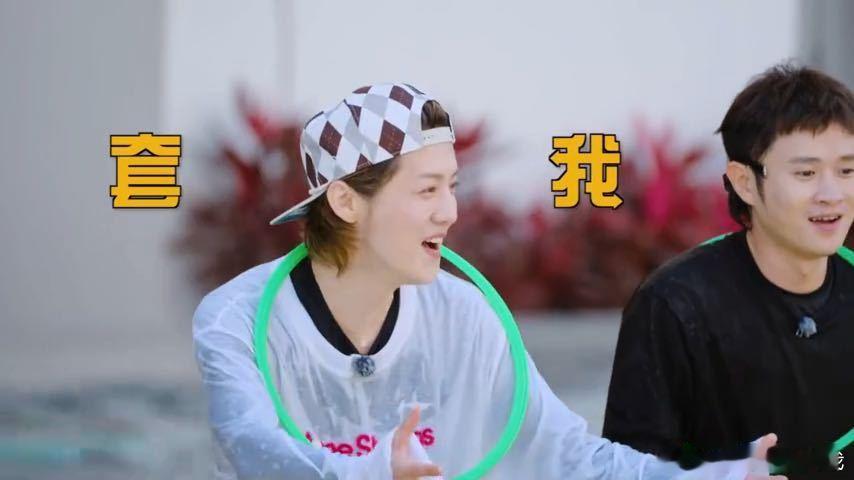 邓超鹿晗胜负欲燃烧 邓超鹿晗胜负欲名场面！为任敏争搭档互不相让，缘分vs老乡，谁