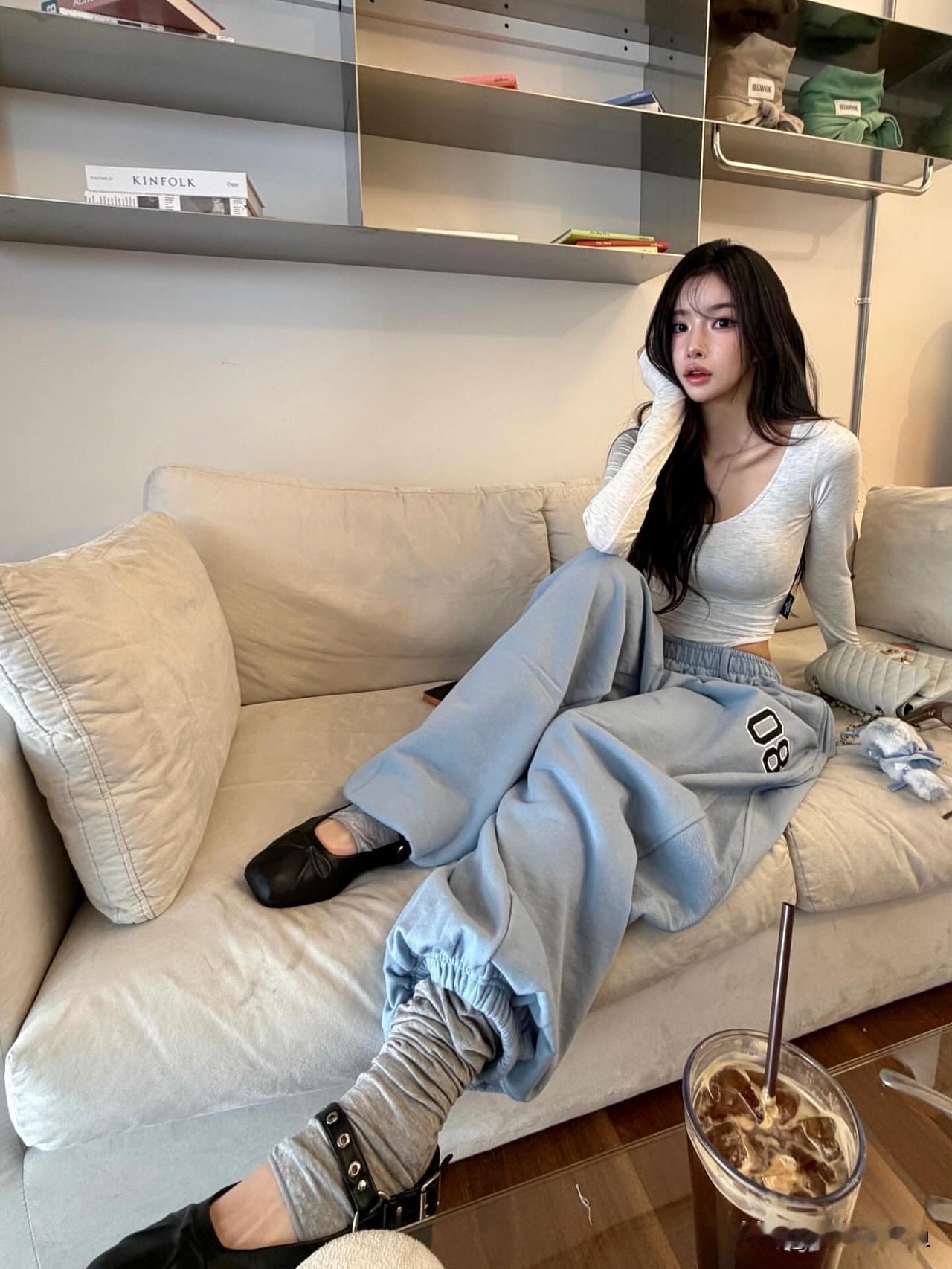 你觉得女性最迷人的魅力是什么?我不愿以爱之名绑架任何人，如果没有心甘情愿留下来陪