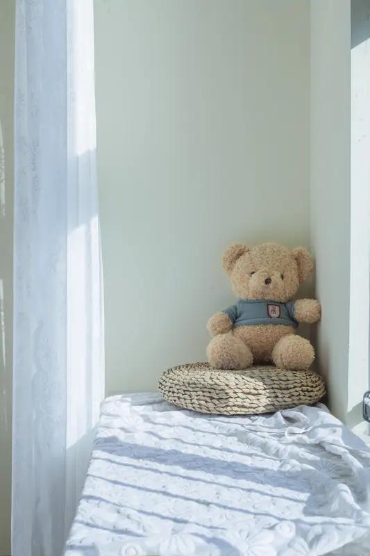 幸福是疲惫一天后，回到温馨小窝，爱人端上的那碗热汤，孩子扑进怀里的那声亲昵呼喊，