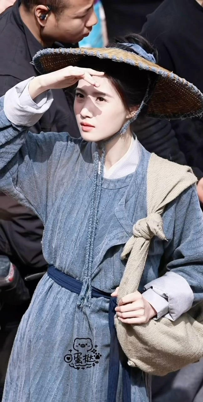 卢昱晓 x 何不同舟渡丨谁家俊俏少年郎