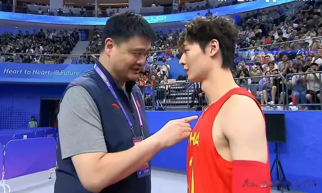 不要再批判CBA全明星赛了，哪怕全明星比的是人情世故，哪怕球星耍大牌不理工作人员