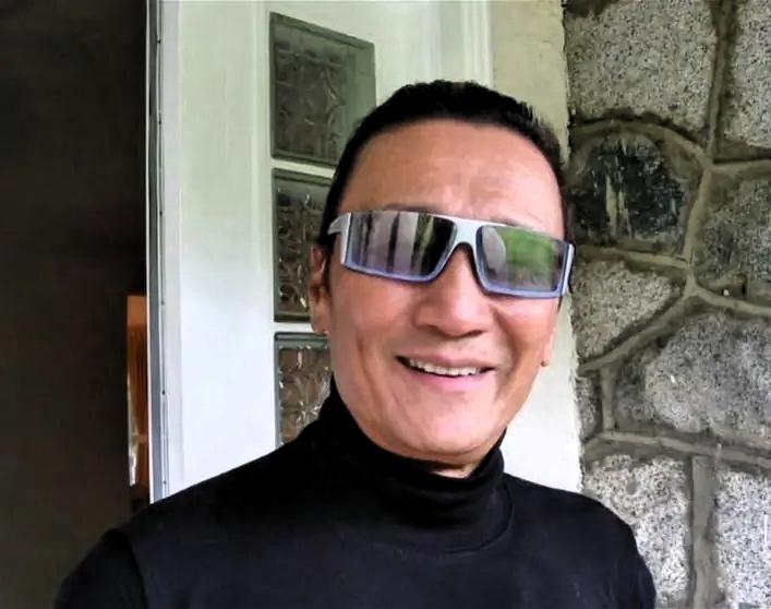 谢贤老爷子离世，谢霆锋兄妹发文悼念，四代人的港片情怀终成追忆。

谢霆锋兄妹发文