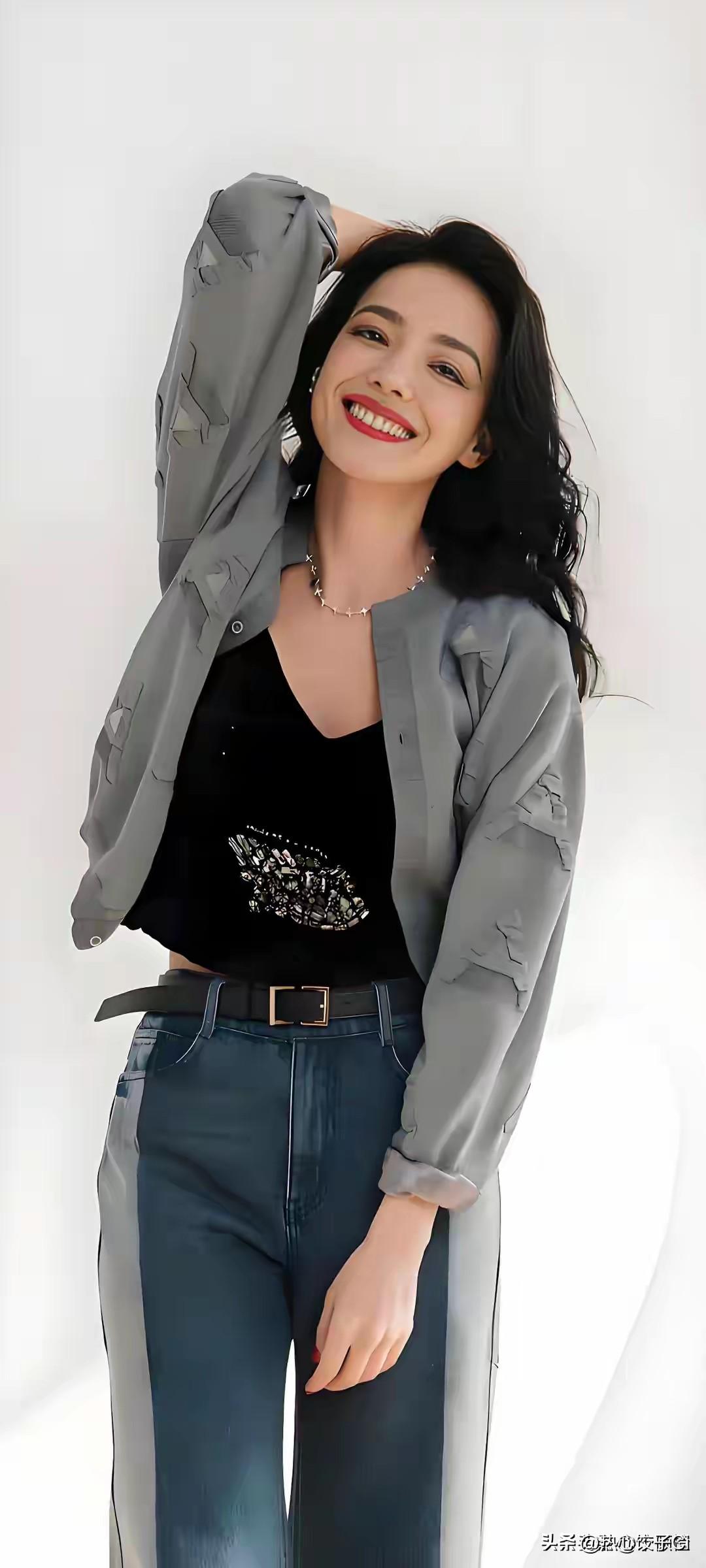 舒淇相当自律的人，对自己的身材管理很严格。她说，我不吃生的，我也不吃肉，青菜返甜