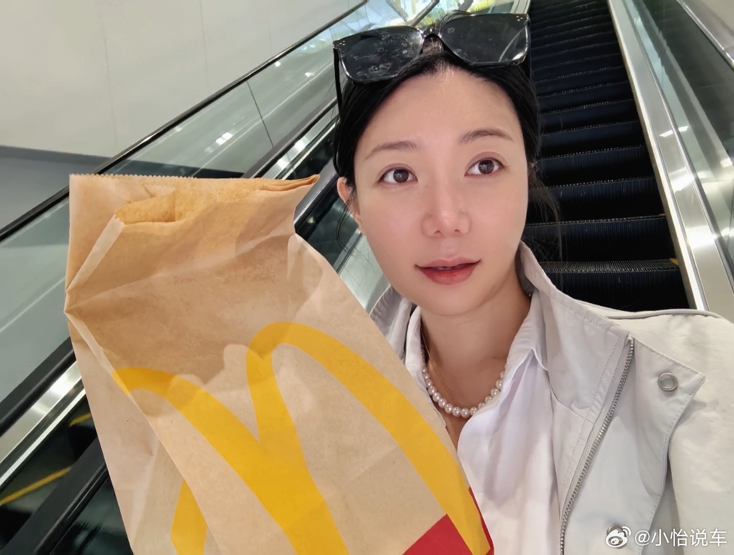 又要登机了飞广州昨天在上海，晚上回杭州，现在飞广州，后天一早回杭州，开车去南京，