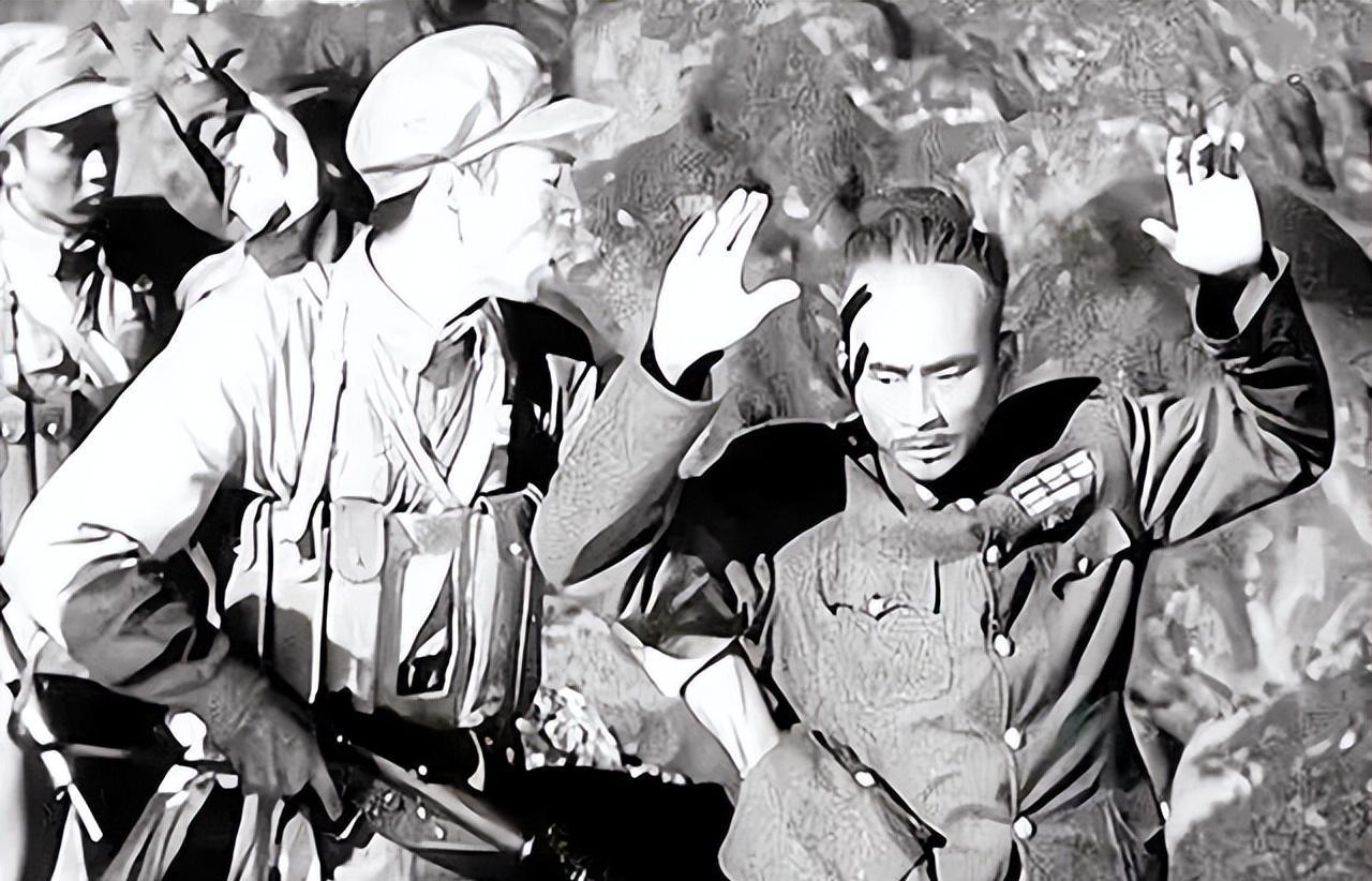 1949年6月，黄埔军校毕业的巨匪，依靠华山天险和囤积2年粮食作斗争。不料我军八