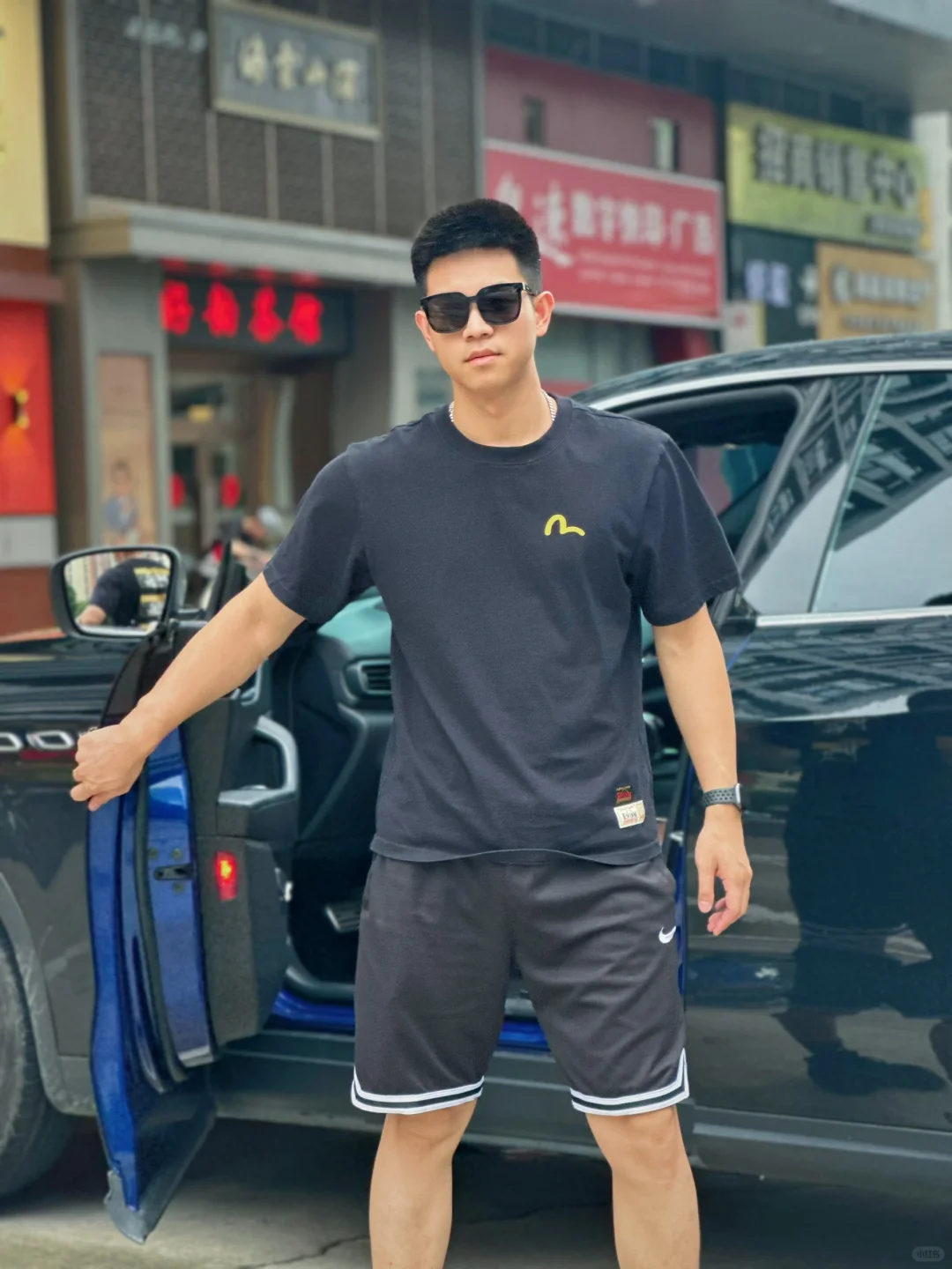 戴上墨镜出门炸街😎