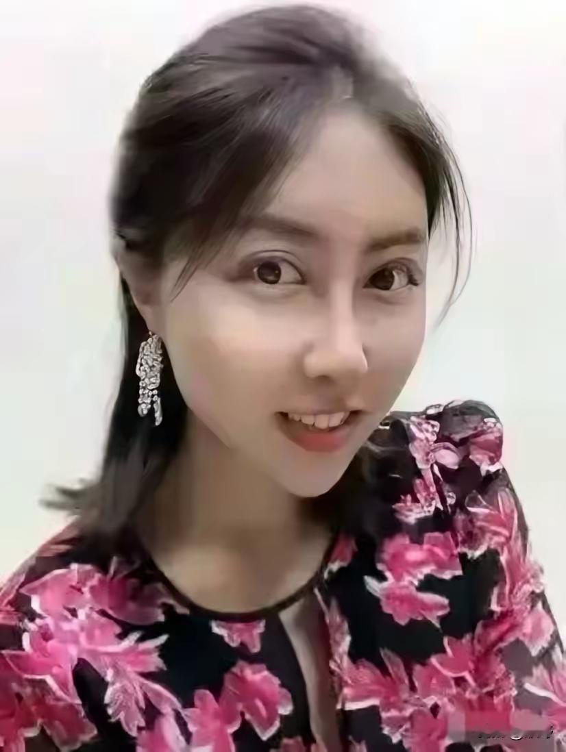 四大才女倒下两个，剩下的心里忐忑不？


网上有人把贾平凹之女贾浅浅、尚爱云之女