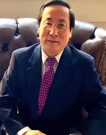 高志凯有个建议，听得我后背发麻。

别人追讨回来的国宝，恨不得把“荣归故里”四个
