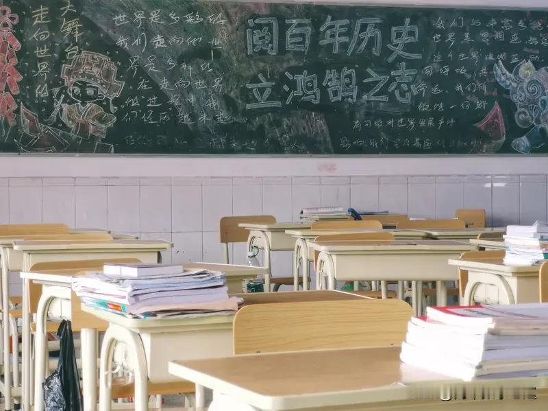 选历史的少了，是好是坏？
       新高考选历史的少了很多，有些学校出现历史