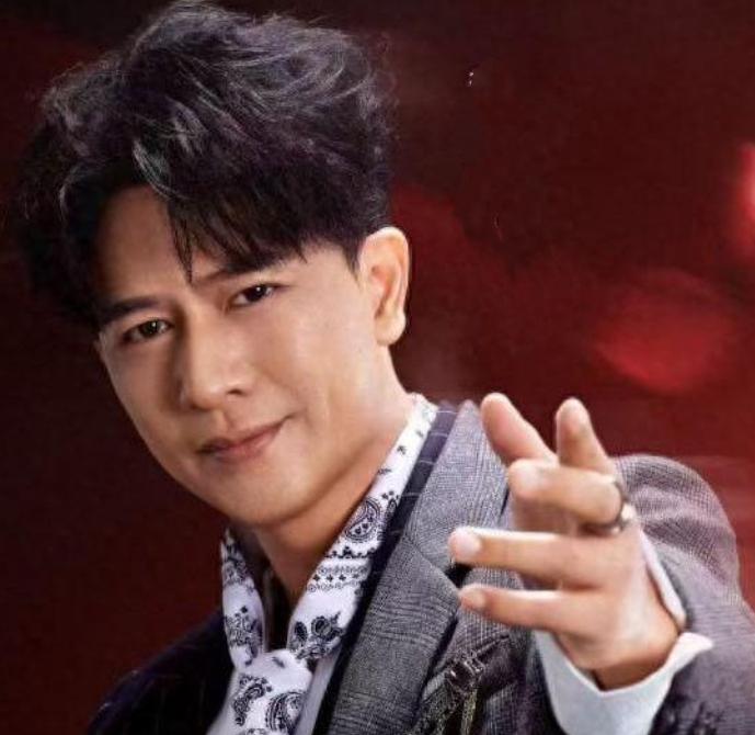 2025年末，欢子官宣加盟热门音综《有歌》第二季。他直言“想让大家了解曾经、现在