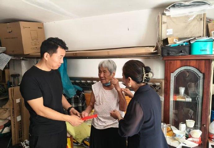 台州路桥用贴心关爱织就尊老温情网台州路桥银龄互助，暖老人心台州黄岩在双节盛宴中传