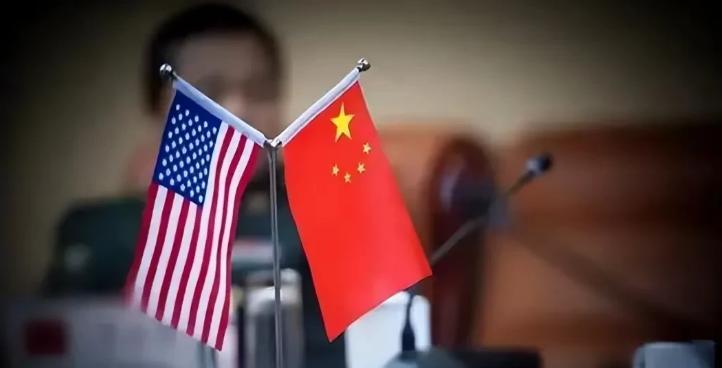 美国要是倒下了，最受伤的还是中国，为什么这么说，因为美国现在还是第一。
 
麻烦