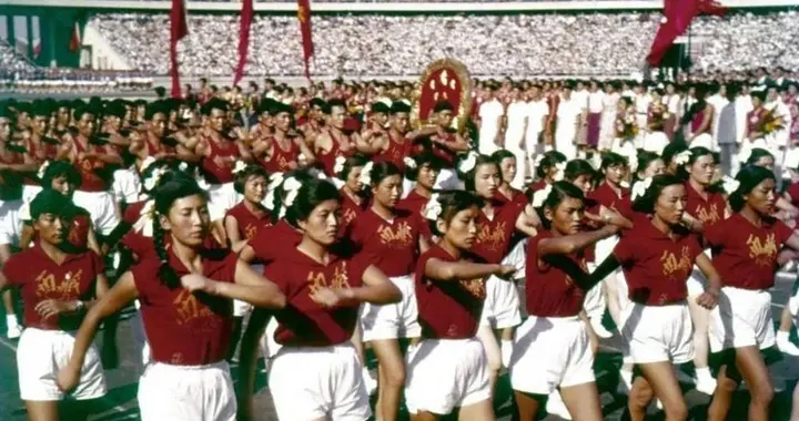 真枪越野、无线发报、制作航模，新中国第一届全运会真“硬核”