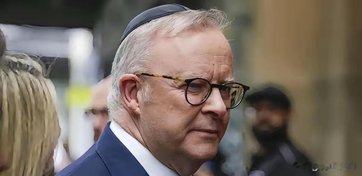 澳大利亚这回可真是撞枪口上了！12月31号刚对我们台海军演指手画脚，不到24小时