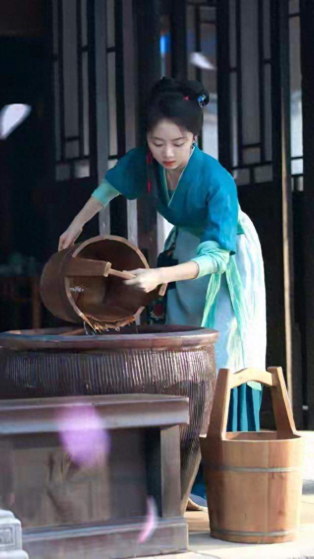今晚21:30锁定央视八套，《兰香如故》重磅开播