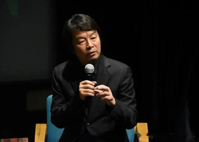 刘震云写透中年孤独：走遍半生，难寻一句知心话
 
翻完《一句顶一万句》，才读懂刘