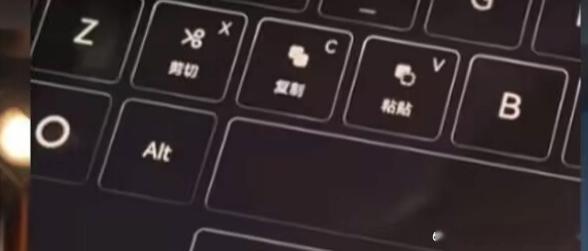 真是为了喷而喷，我觉得键盘上加个中文提示不是一个很好的事情么？不常用电脑的用户确