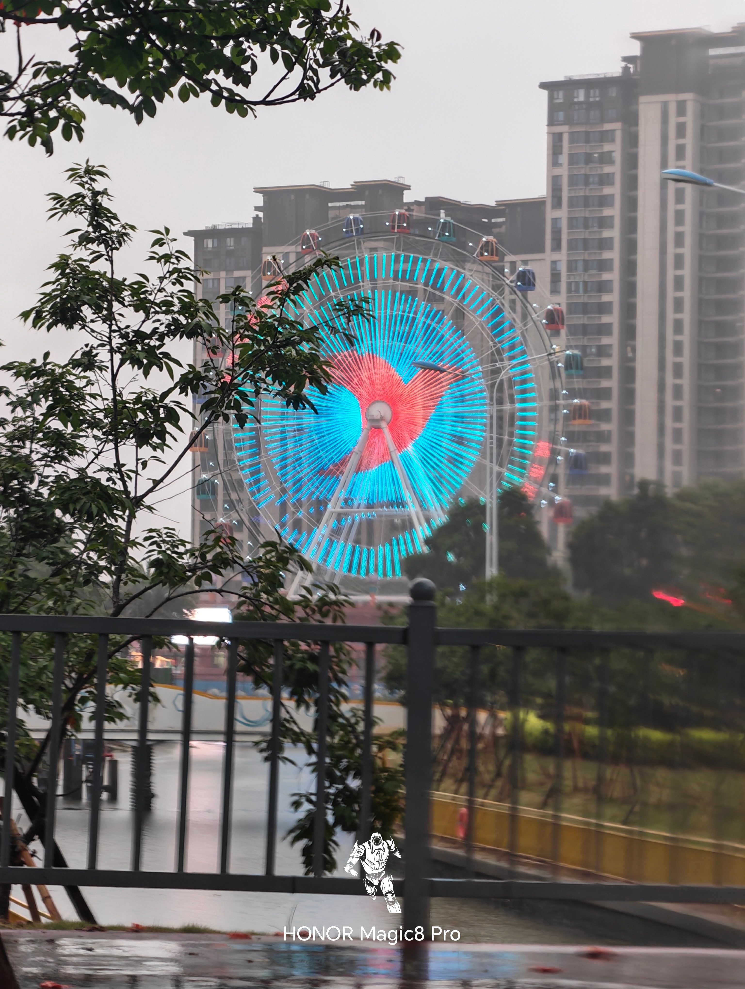 下雨了…
