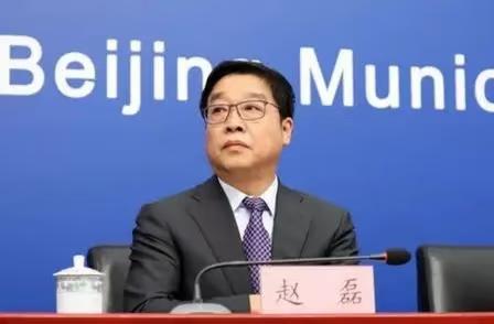 吴签真是没想到，
他进去5年后，
曾经的经纪公司老板赵磊，因贪/钱被判无期

凡