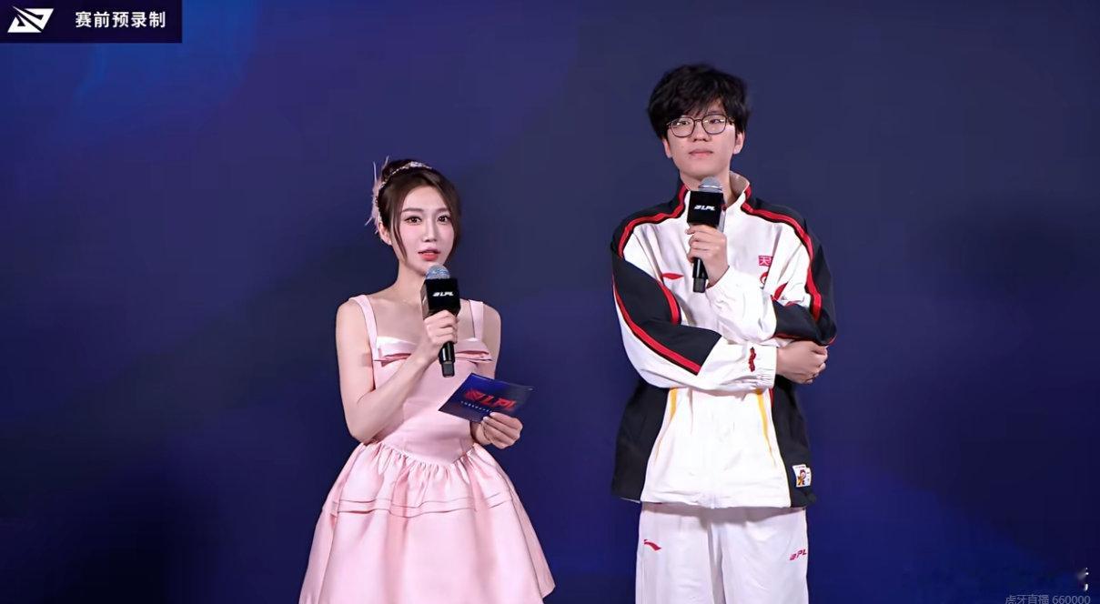 Jiejie：在野区方面让Junjia难受一点，他们队伍很擅长在野区方面获得优势