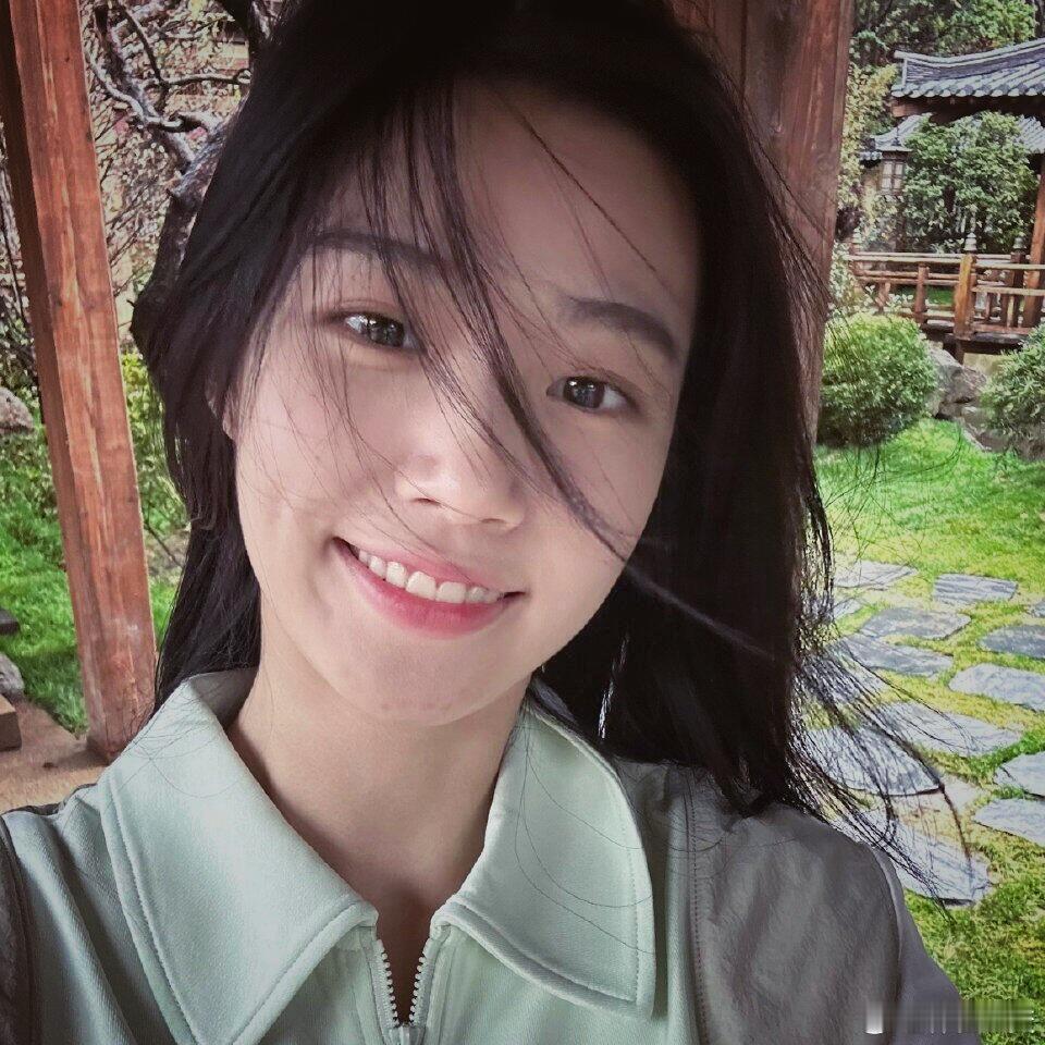 𝙒𝙚𝘾𝙝𝙖𝙩头像｜卢昱晓卢昱晓｜ 