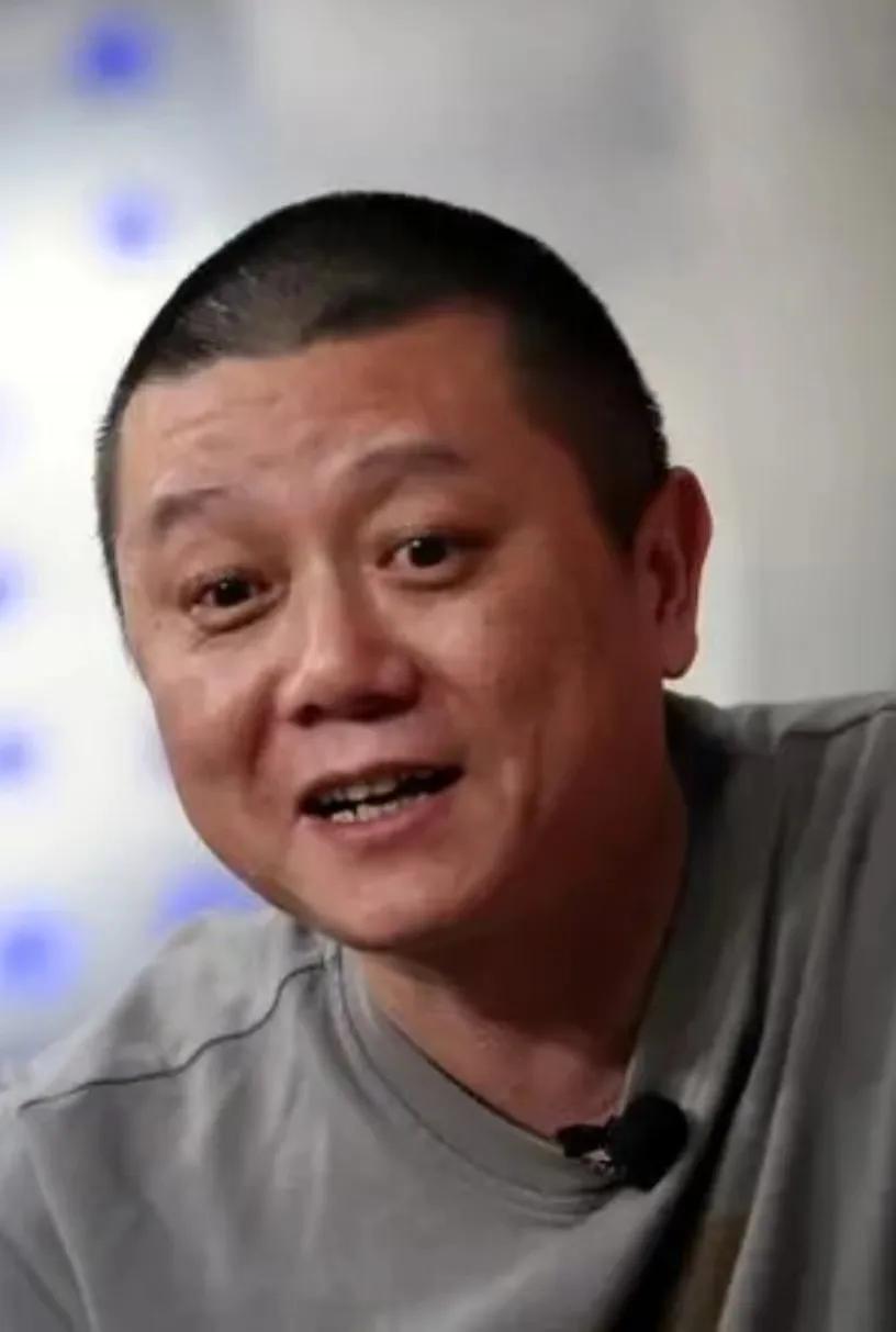 当年，王朔炮轰圈内“大佬”，金庸、余华都被骂了个遍，但是他却说：“我这一生没有私