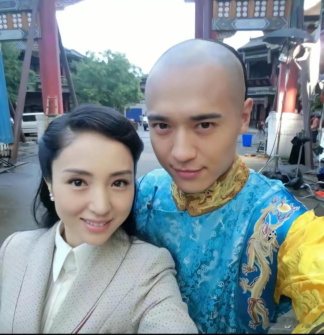 他俩在一起真的很养眼，看着超级舒服。看别的夫妻没有这种眼缘，人与人之间的缘分，也