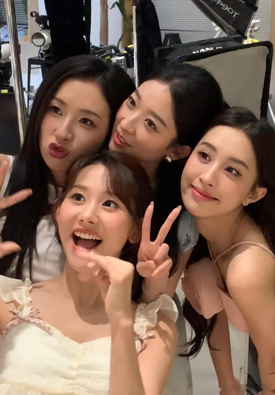 鲜活的女宝们太可爱啦～天呐，这样看方方真的好像娜扎好漂亮！！大家都好美萌呀心动的