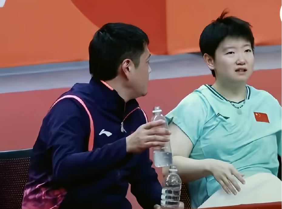 其实莎莎在上海封训，出发亚运会前采访也说了，她的脚踝伤病很重，可能远比我们想象的