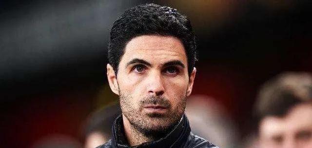 输伯恩茅斯这场球，塔子哥帅位基本悬了。高层直接下了最后通牒：今年拿不到英超或欧冠