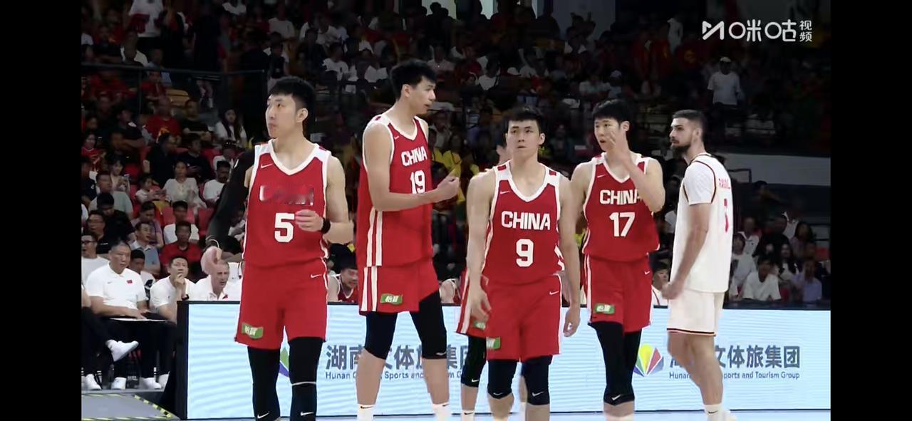 中国男篮两场热身赛一胜一负就可以了

本来就是一次练兵选人的行为，谁打的好，那就
