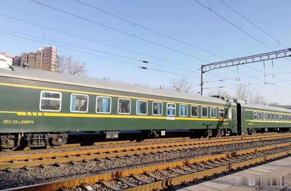 春运抢票总有些让人琢磨不透的情况，500块的高铁票偶尔还能刷到几张，100多的绿