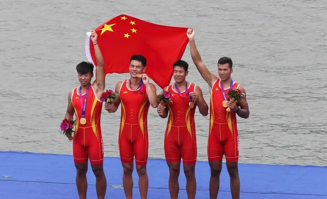 据中国反兴奋剂中心消息，陕西赛艇队兴奋剂丑闻，全队被禁赛3年9个月。另外还有4名