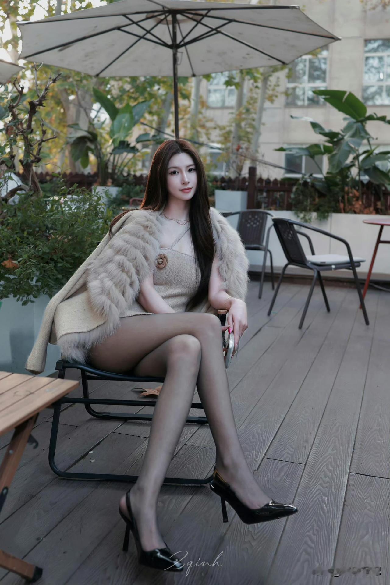 美看腿系列，黑丝亮丝油丝[爱慕][爱慕][爱慕]