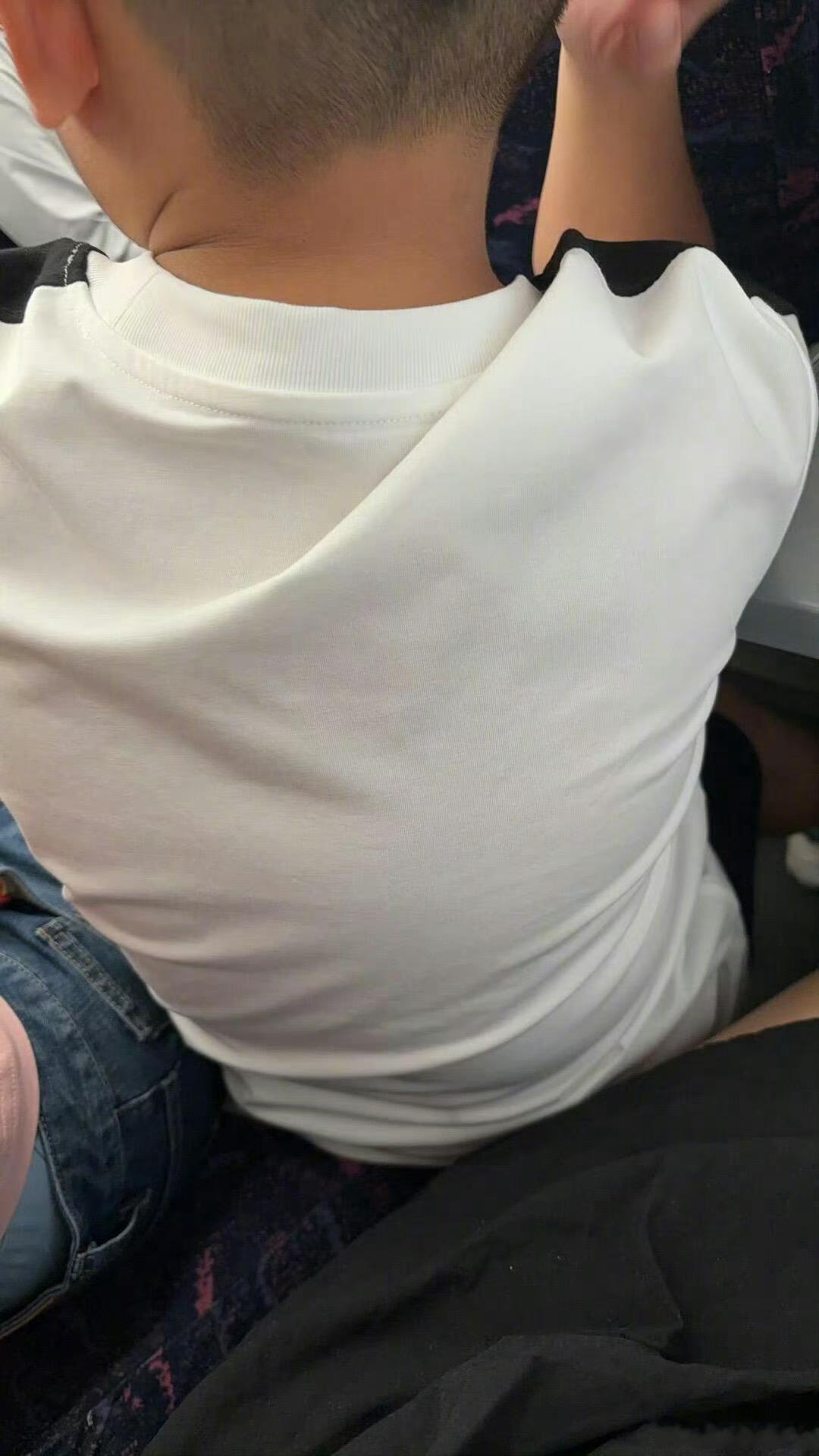 为什么带小孩坐高铁不买票啊 ​​​