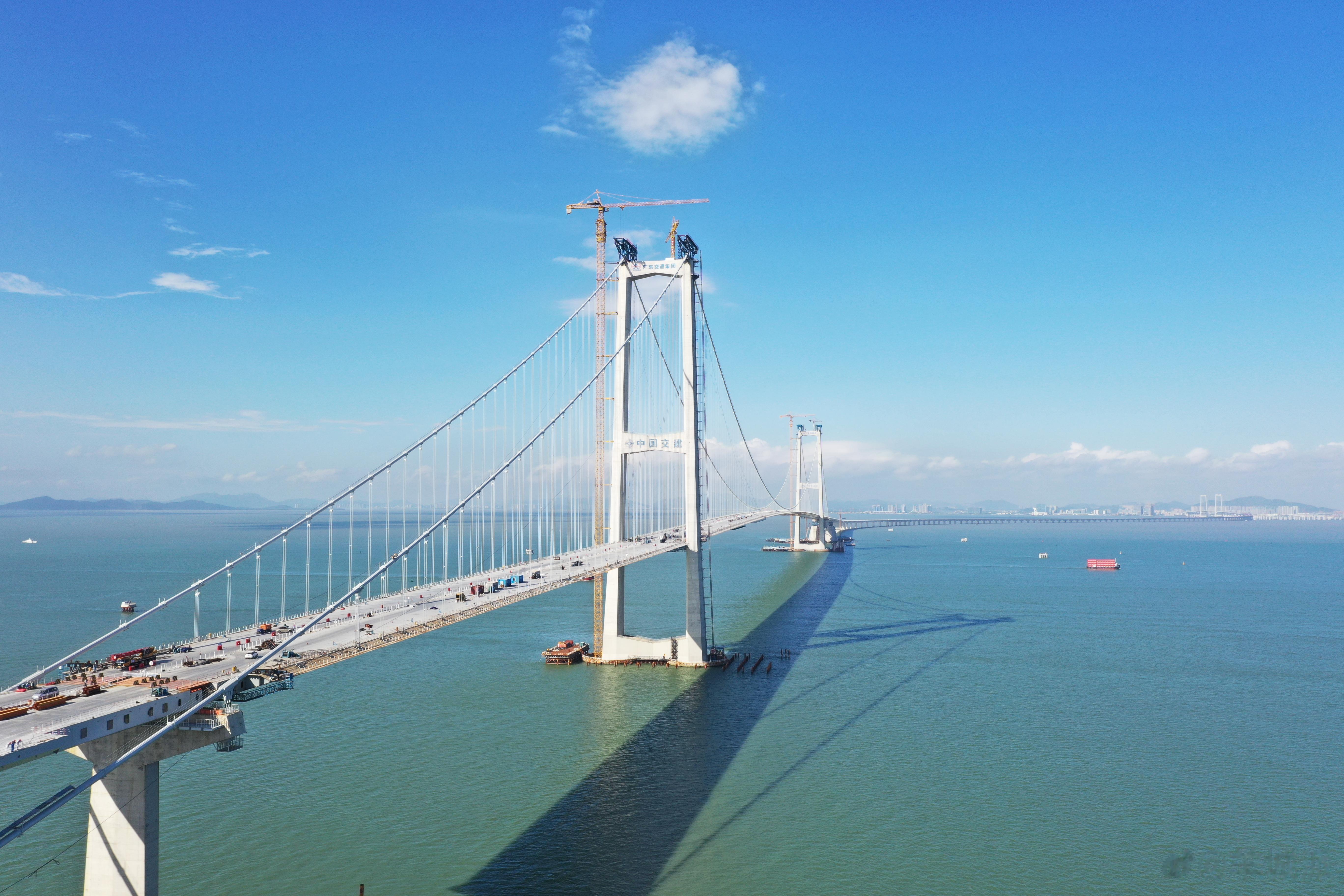 【再见“空中走廊”！世界最高海中猫道完成使命】飞云舒卷，碧波荡漾。中秋佳节将至，