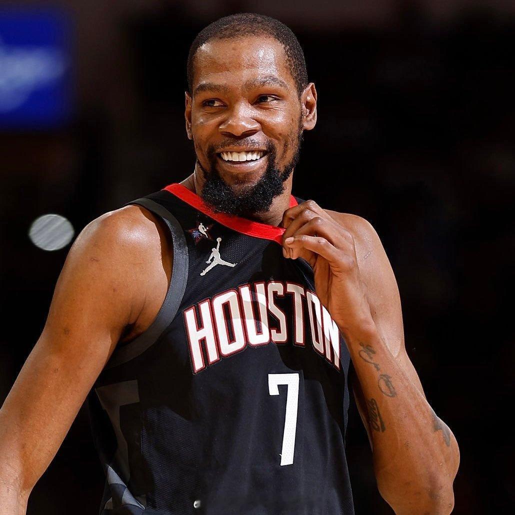 杜兰特谈全明星周末：“感觉棒极了，你知道，那是一个纯粹庆祝篮球比赛的伟大时刻，全