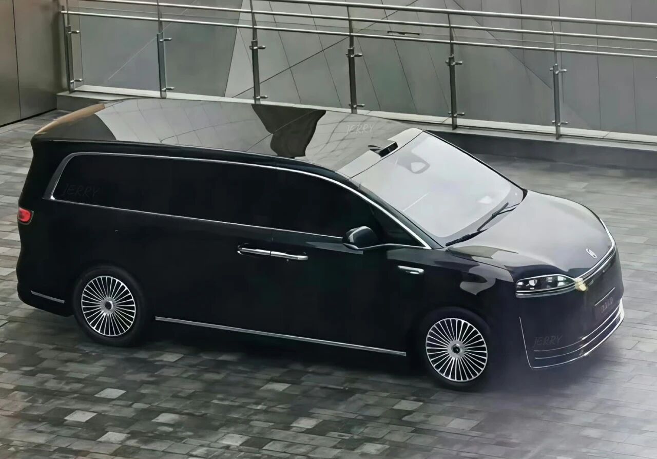 智界V9新鲜的图来了，看样子还不错，挺old money的，只要造型不出错，这车