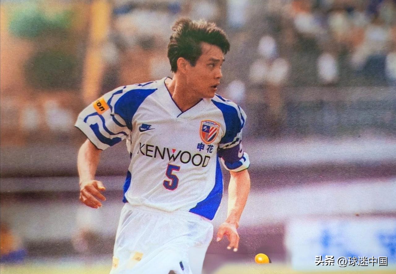 退役之后，范志毅出任过多个不同的角色：当过教练，也做过CEO。他承认打拼过这么多